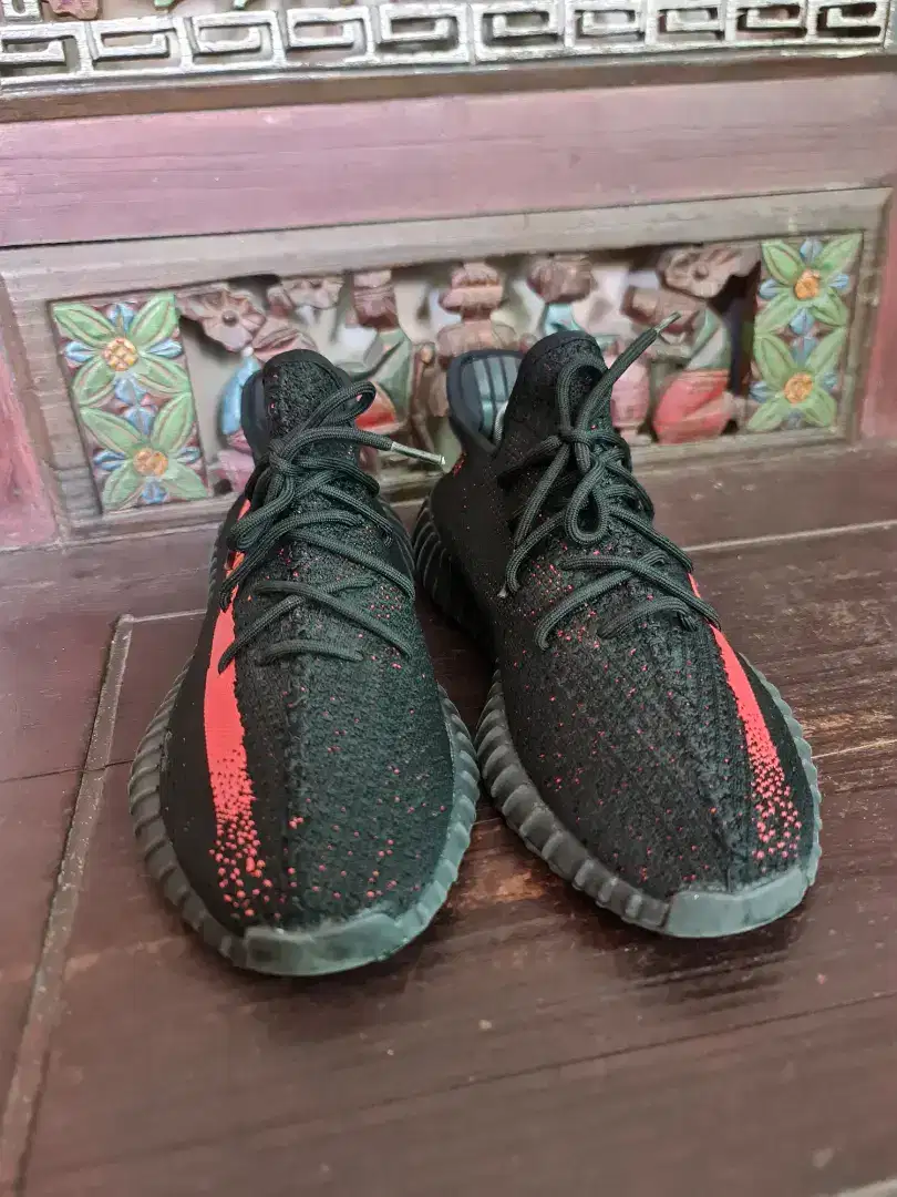 039. Adidas Yeezy SPLY-350 Black

Size : 44
Insole : 28 Kondisi bekas