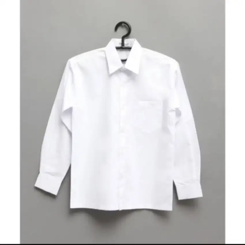 Seragam sekolah putih polos