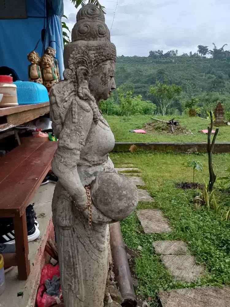 Patung pahatan batu ukir