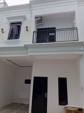 Rumah 2 Lantai Masuk Mobil Di Jagakarsa Jaksel