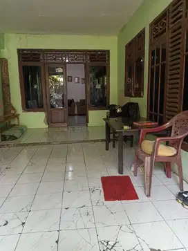 DIJUAL  CEPAT RUMAH COCOK UNTUK USAHA Di PINGGIR JL RAYA BOJONG GEDE