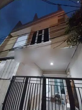Rumah Baru 2 Unit 3 Lantai Minimalis Style Di Tanjung Duren Jakbar