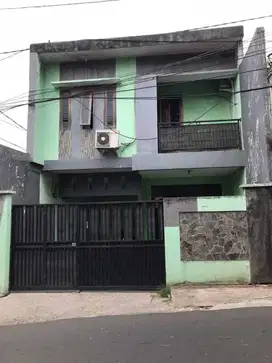 Rumah di jalan Kahfi 1 Jagakarsa cocok untuk tempat usaha