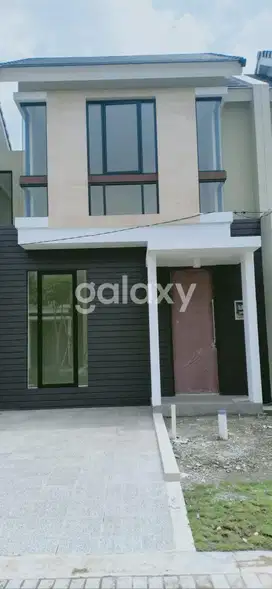 Rumah Northwest Lake Citraland Surabaya 2 Lantai Hadap Selatan