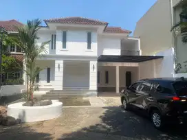 Rumah Cantik 2 lantai di Perumahan Puri Sriwedari, Harjamukti, Depok