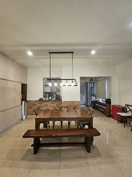 Di jual rumah cantik di rivey valley lebak bulus jaksel