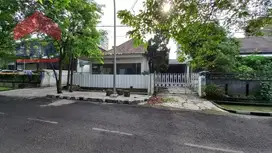Rumah Strategis Untuk Tempat Tinggal Dan Usaha Sumur Bandung