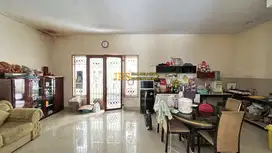 Dijual Villa di Komplek Somerset Regency Jalan Sunggal - Medan