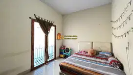 Jual Villa 2 Tingkat di Komplek Somerset Regency di Jalan Sunggal