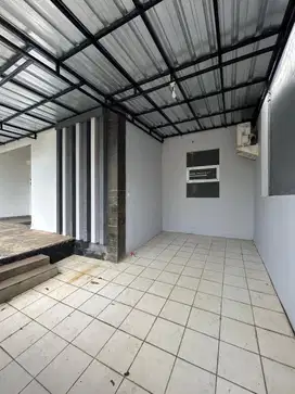 Dijual rumah lt.180m di Regency Melati Mas hg 1,8 M