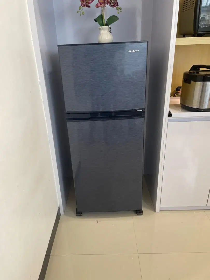 Lemari Es Sharp SJ-195