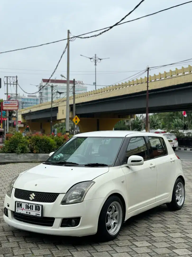Jual mobil swift manual 2010