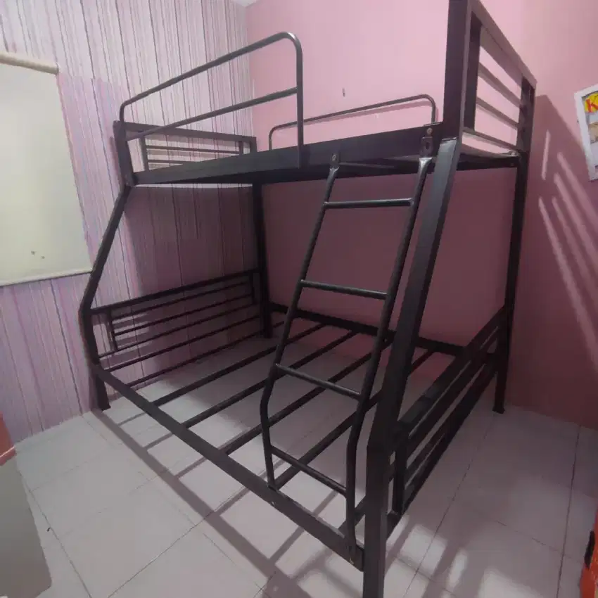 Ranjang Tingkat Besi 120/160