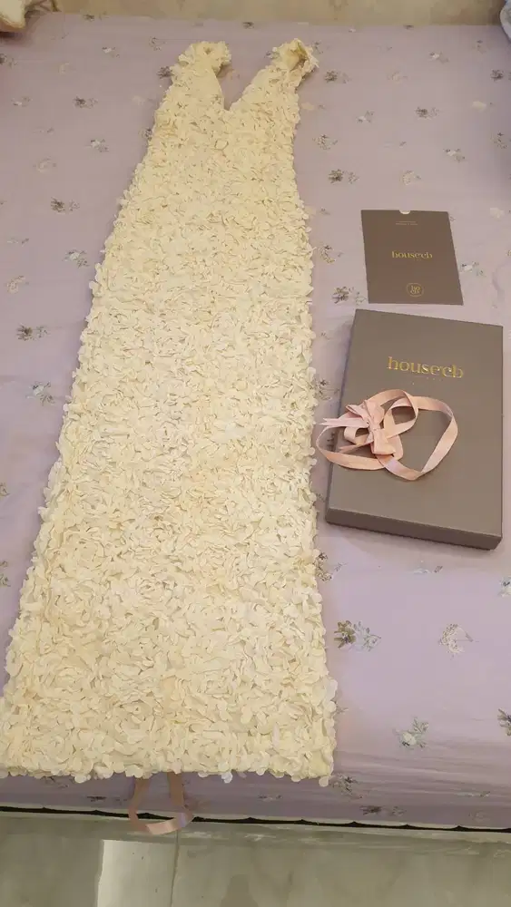 house of cb carena 3d floral appliqué gown - bleached sand