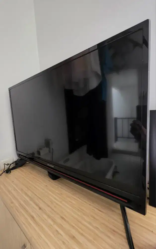 TV SHARP 32 inch MULUS seperti baru
