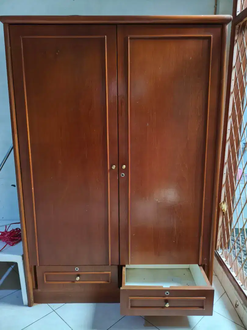Furniture Lemari Kayu Jati + Kaca Besar Serbaguna
