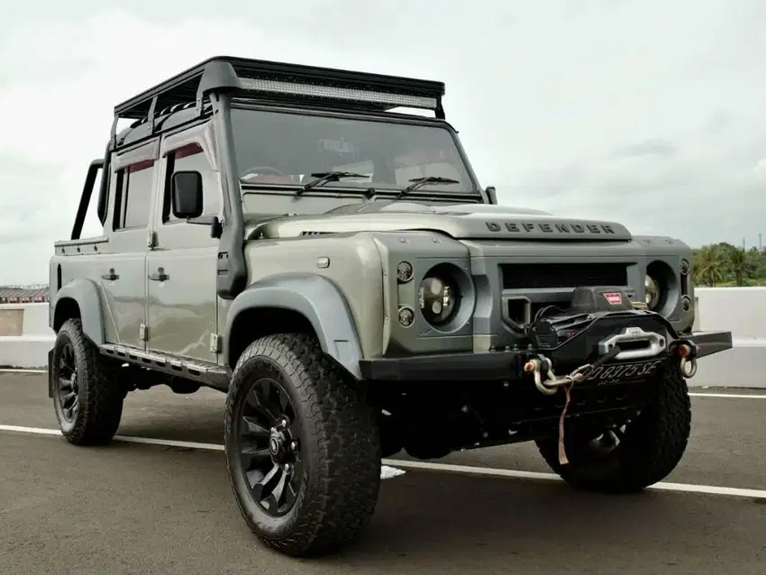 LAND ROVER DEFENDER 110 DOUBLE CAB PICK UP