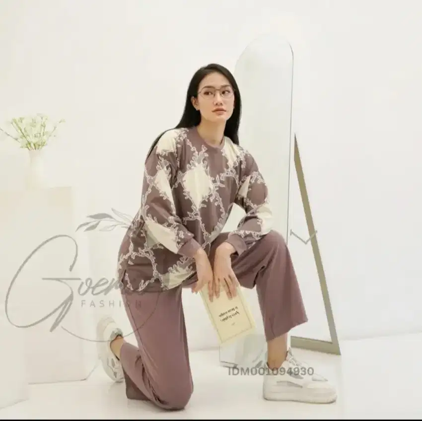 Setelan atasan dan celana