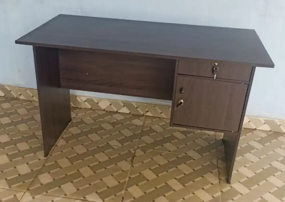 Meja Kantor, Meja Kerja, Meja Komputer Free Ongkir Pasang Baru
