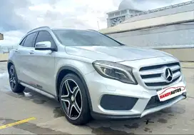 Mercedes Benz GLA200 Tahun 2014 Automatic Abu abu Muda metalik