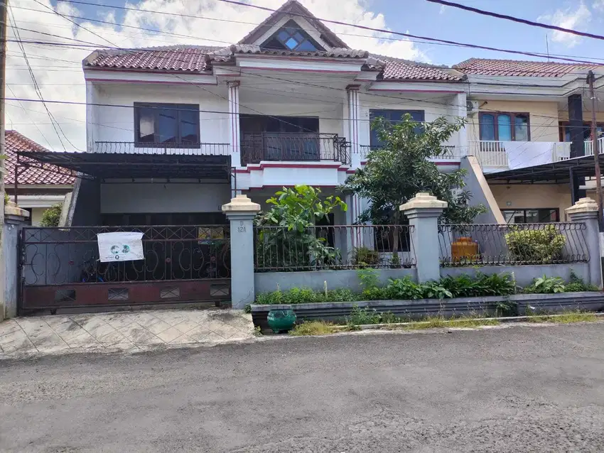RUMAH Lingkungan Elite One Gate Sistem