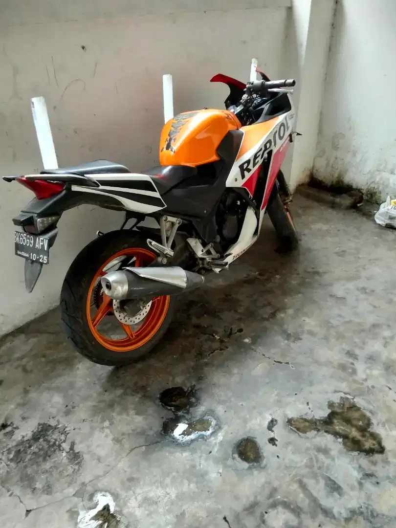 CBR 150 R  REPSOL