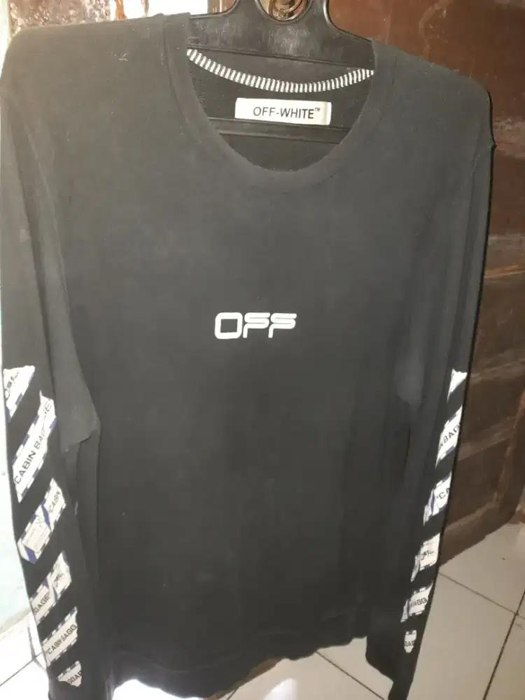 Sweater hitam unisex