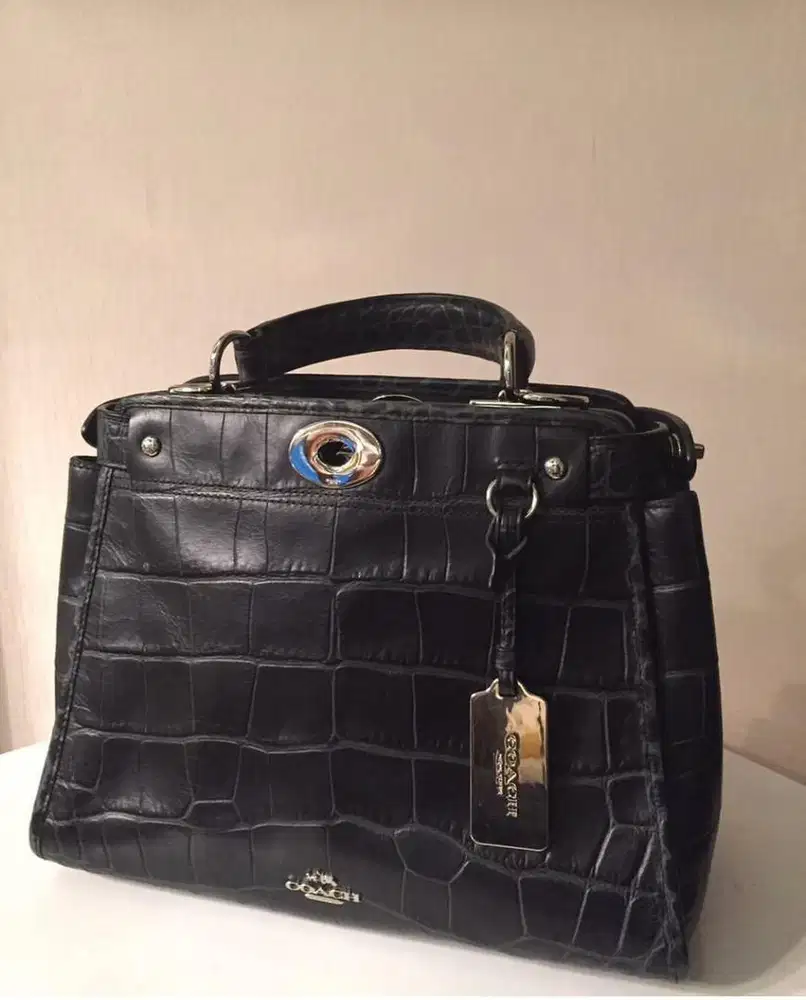 COACH Black Croco