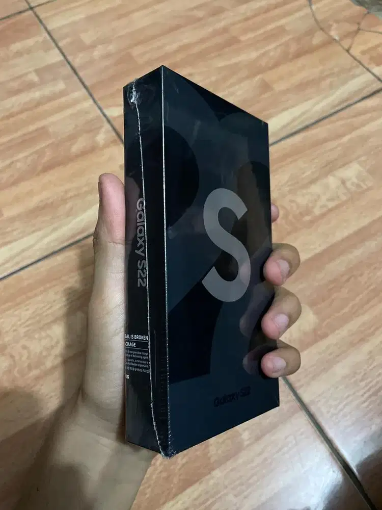 (BNIB) Samsung S22 5G, 8/256 GB
