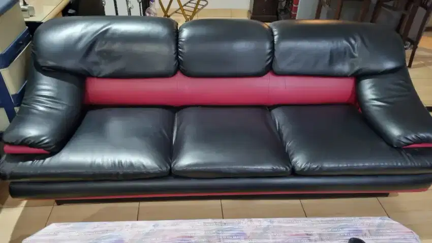 1 set sofa 1, 2, 3 seater plus glass table