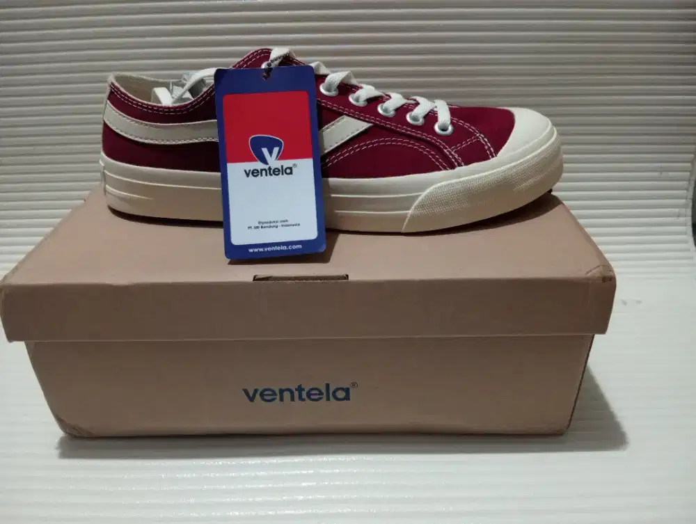 Sepatu ventela size 43