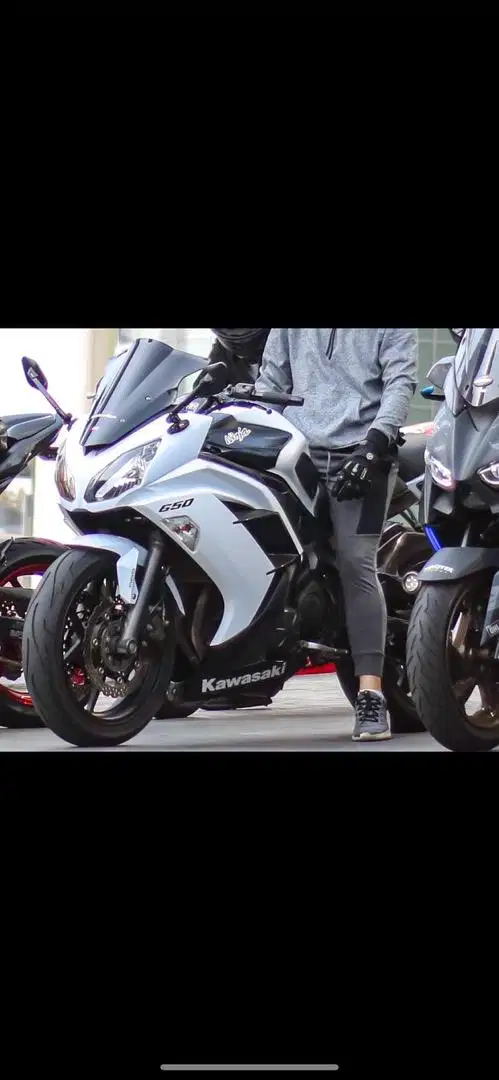 Dijual Kawasaki Ninja 650 CC ER6-F 2012 Full Modifikasi KM Rendah