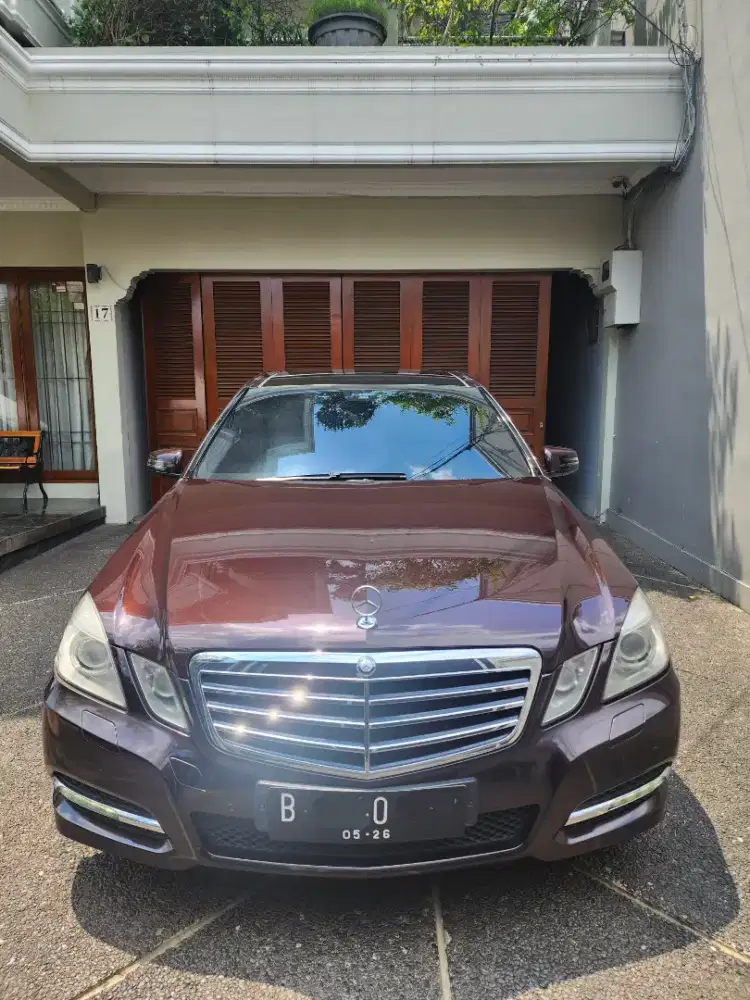 Owner langsung Mercedes-Benz W212 E300 2011 Avantgarde Tangan Pertama