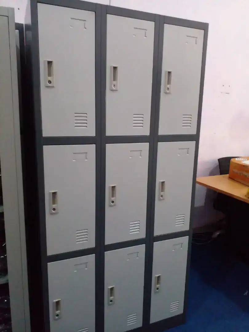 Locker 9 pintu plat besi