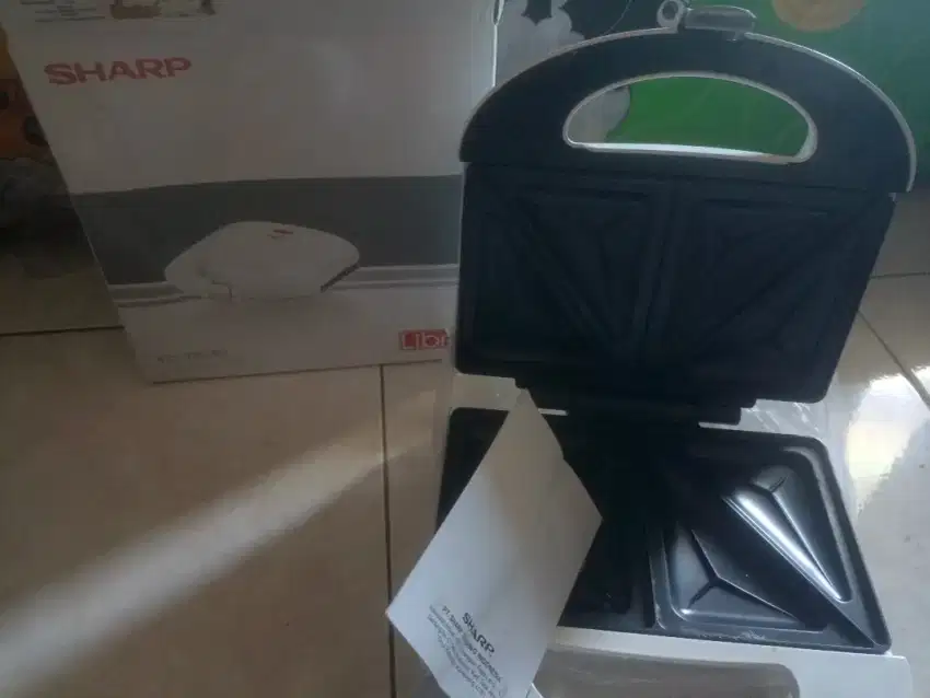 Alat pembuat sandwich sharp toaster KZS 70 L,