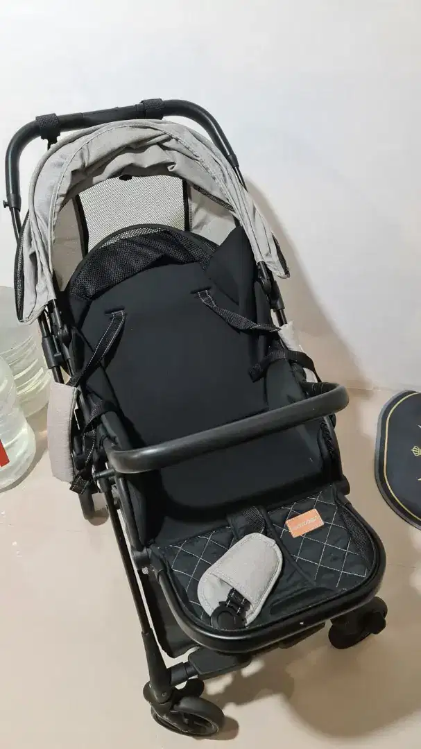 Di Jual Stroller Babydoes Nexus R 2.0 kondisi mulus