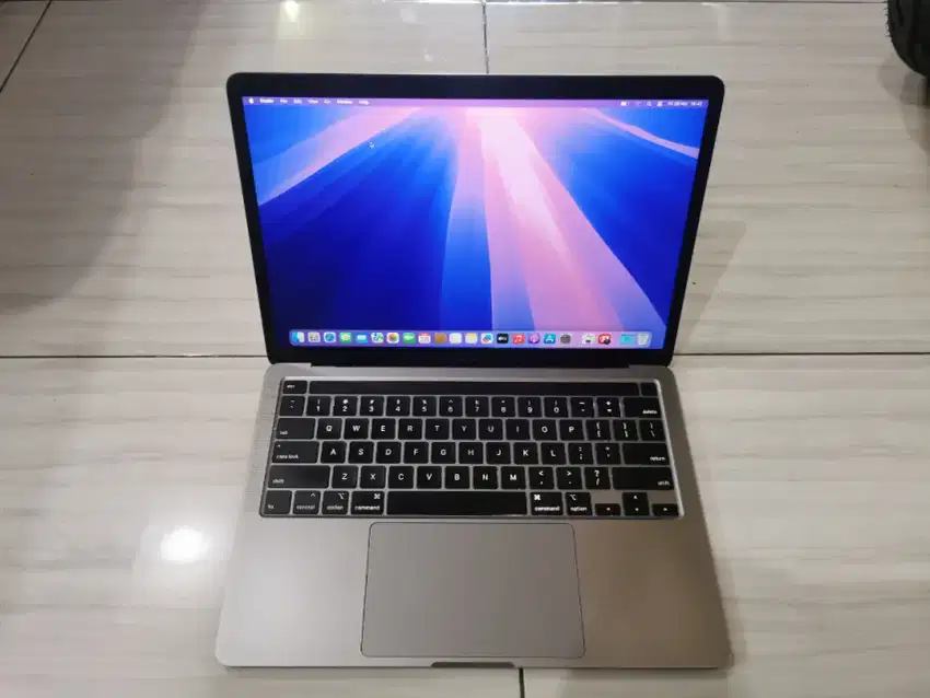 MacBook pro 13 inch 2020 touchbar CTO spek gahar i7/32/1tb