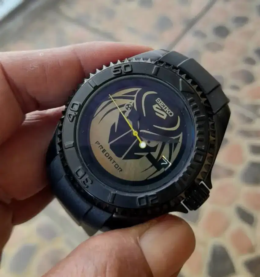 Seiko mod custom dial predator  srpd skx nh35 movement automatic