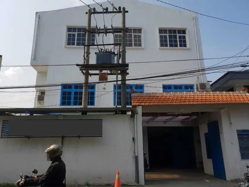 GEDUNG EX KANTOR FURNISHED DI SIMO SUKOMANUNGGAL