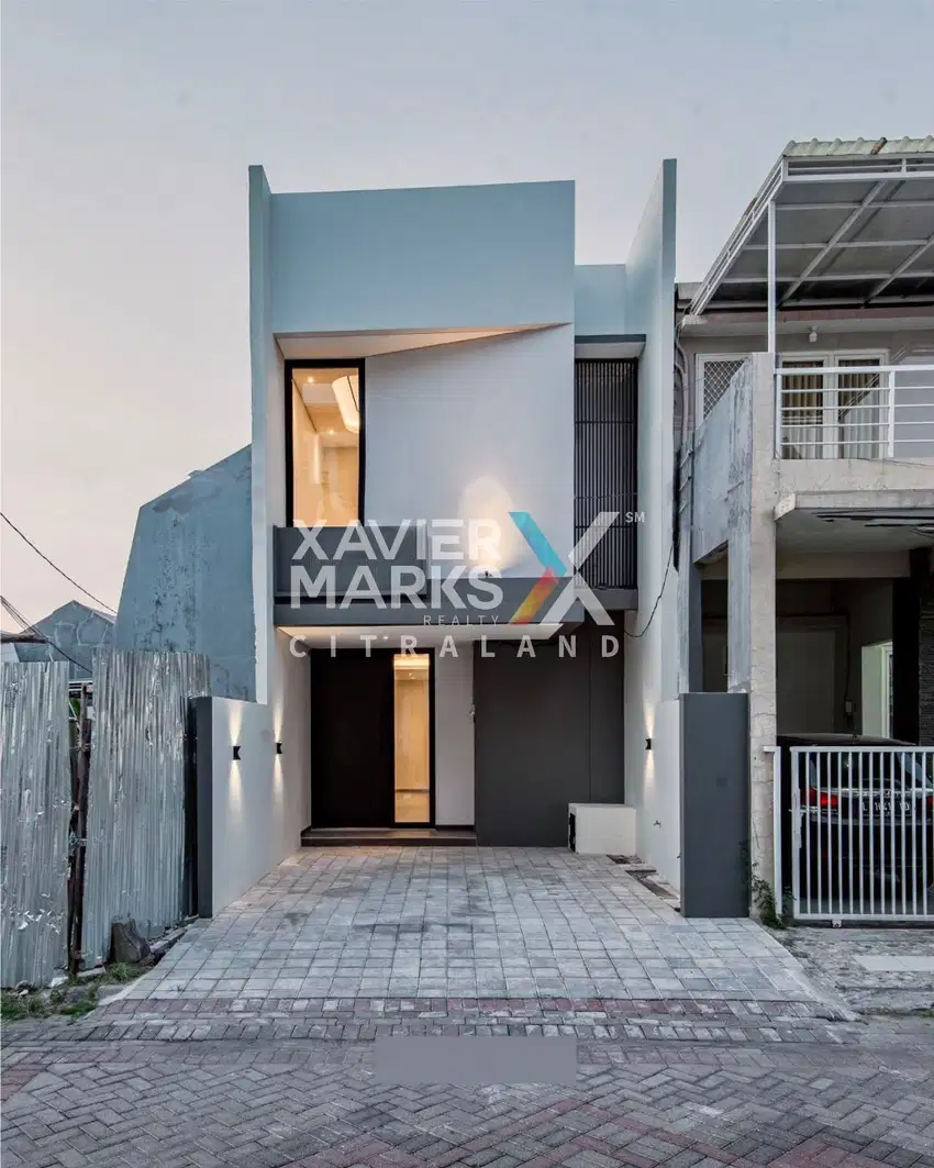 Rumah Dharmahusada Mas, Mewah, Baru Gress, Monokrom Style