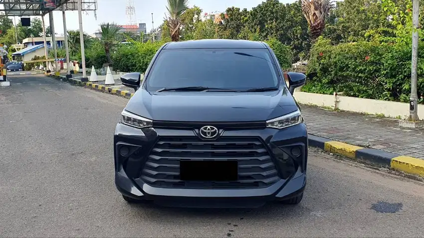 Toyota Avanza 1.3 E Manual Hitam 2023 NIK 2022 Like New Low Km Record