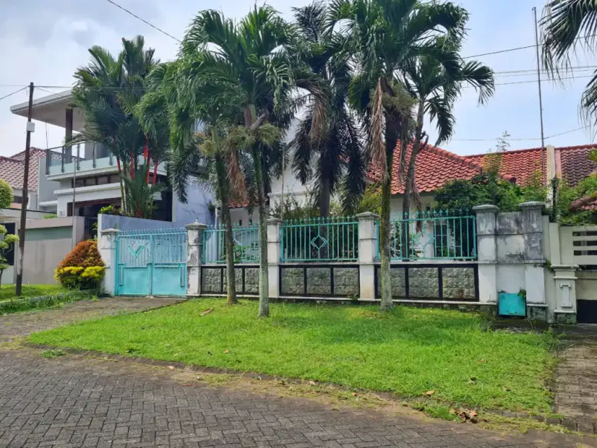 Murah Row Jalan Kembar di Perumahan Araya Luas 300 m2