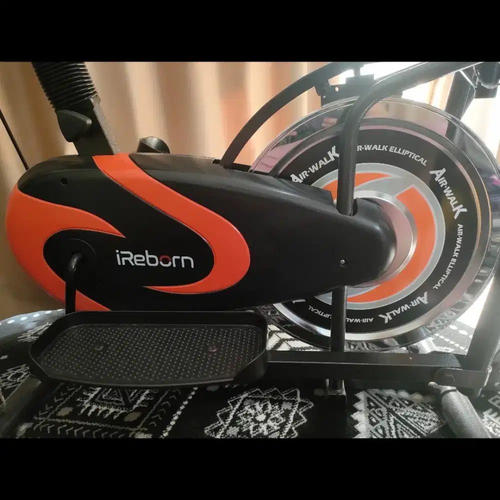 Elliptical Cross Trainer Alat Olahraga Kondisi Mulus