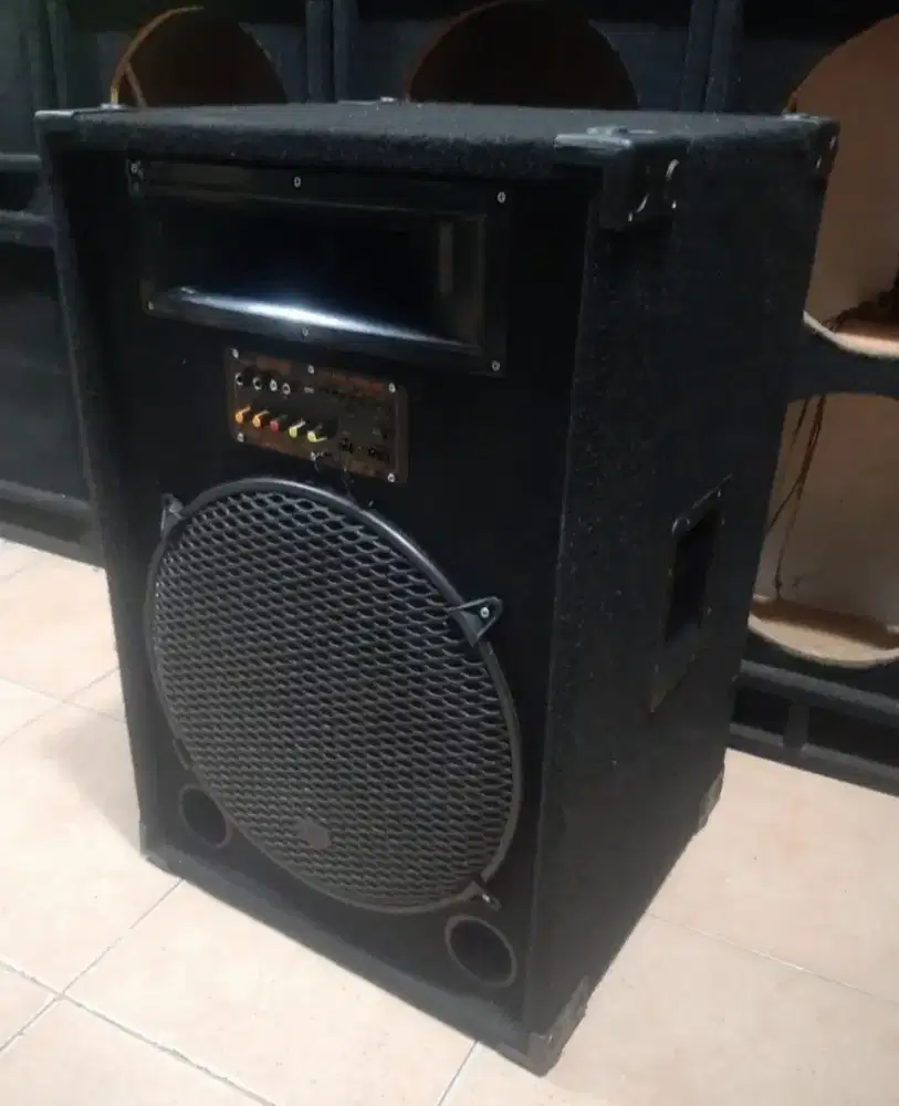 Salon aktif rakitan 18inc bloetooth baru