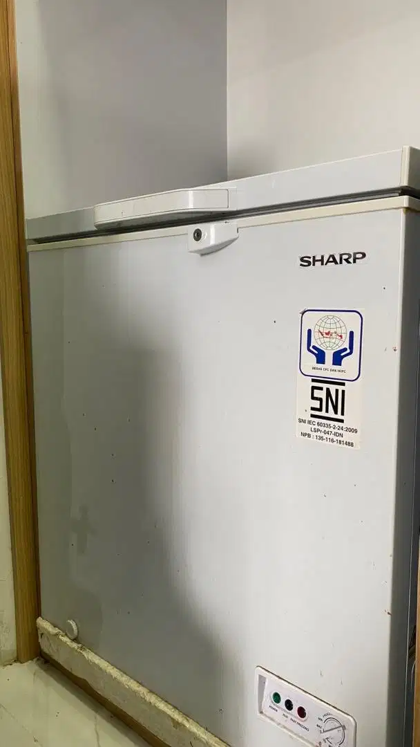 FREEZER SHARP FRV-150X