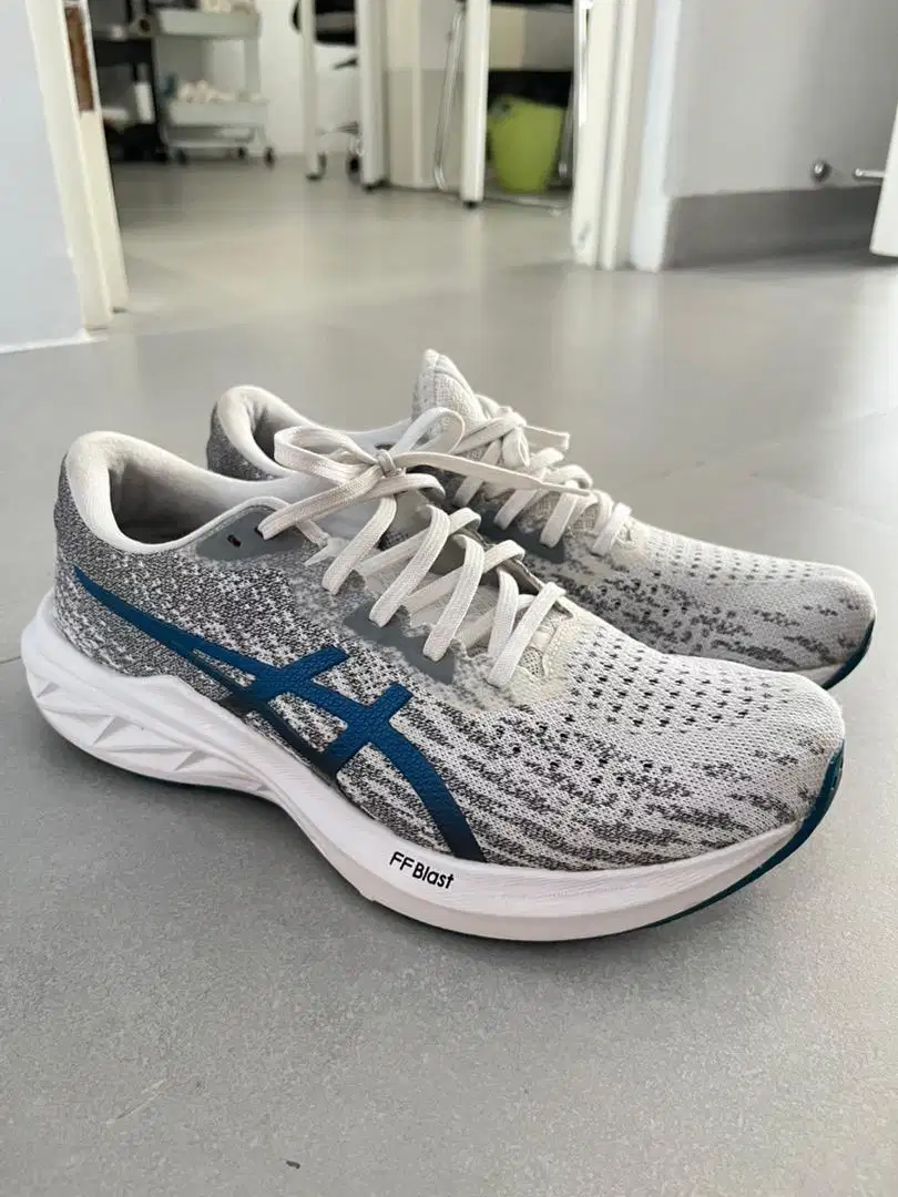 Sepatu lari run pria Asics Dynablast 2 size 42/8,5 putih original