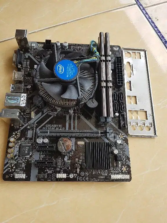 Sepaket Intel core i3 8100 | Gigabyte H310M H 2.0 | Ram 2x4gb DDR4