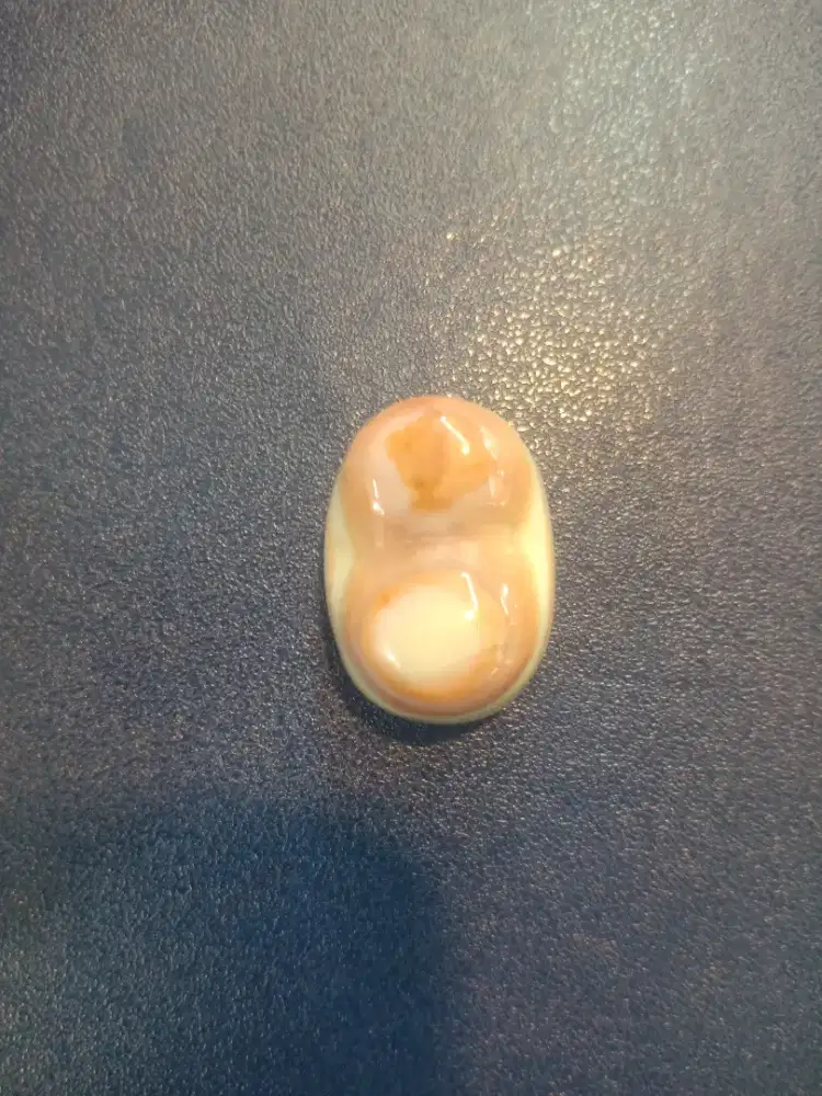 Batu akik Puser gunung kembar