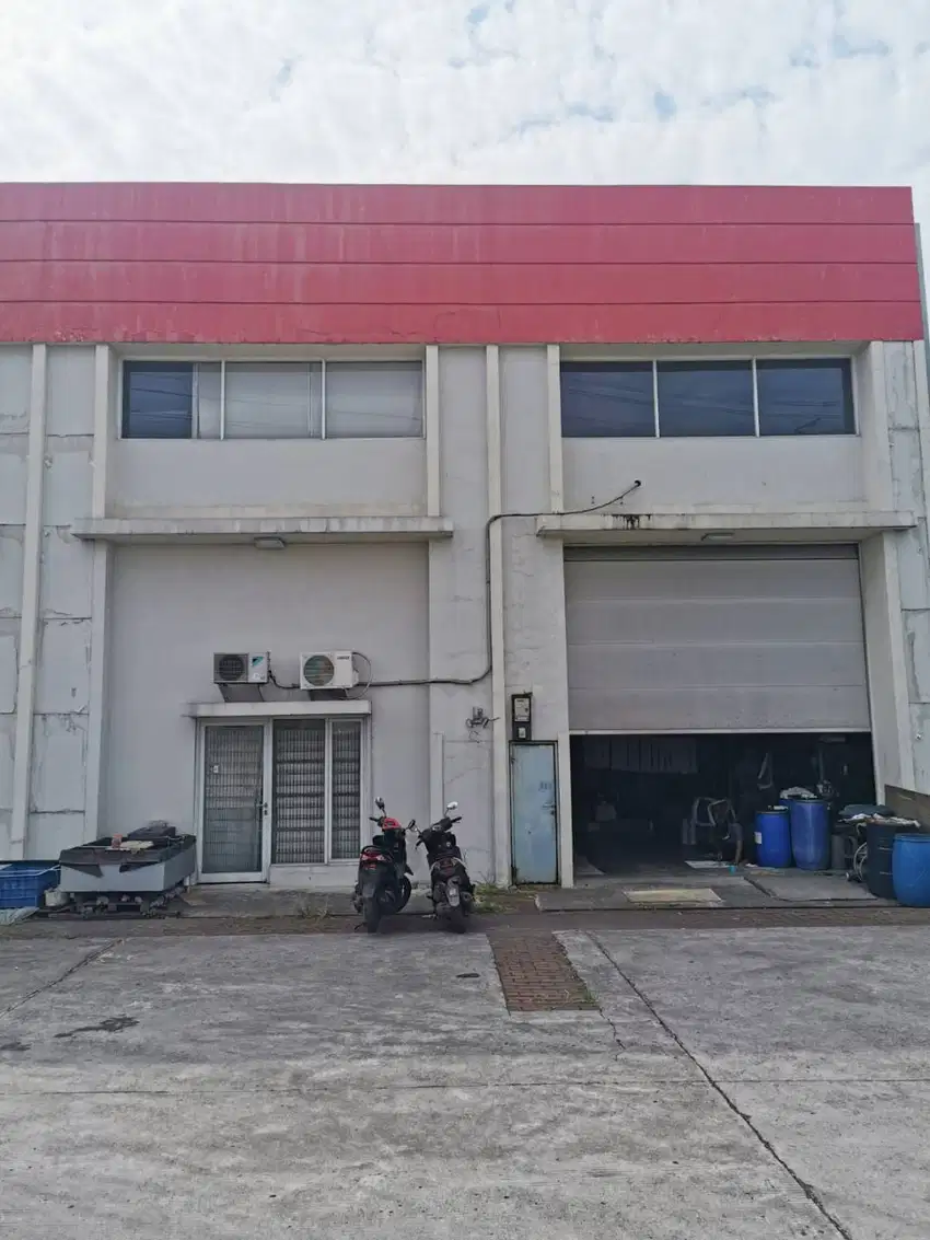 Dijual Gudang Gandeng ada Kantor di Bitung Tangerang