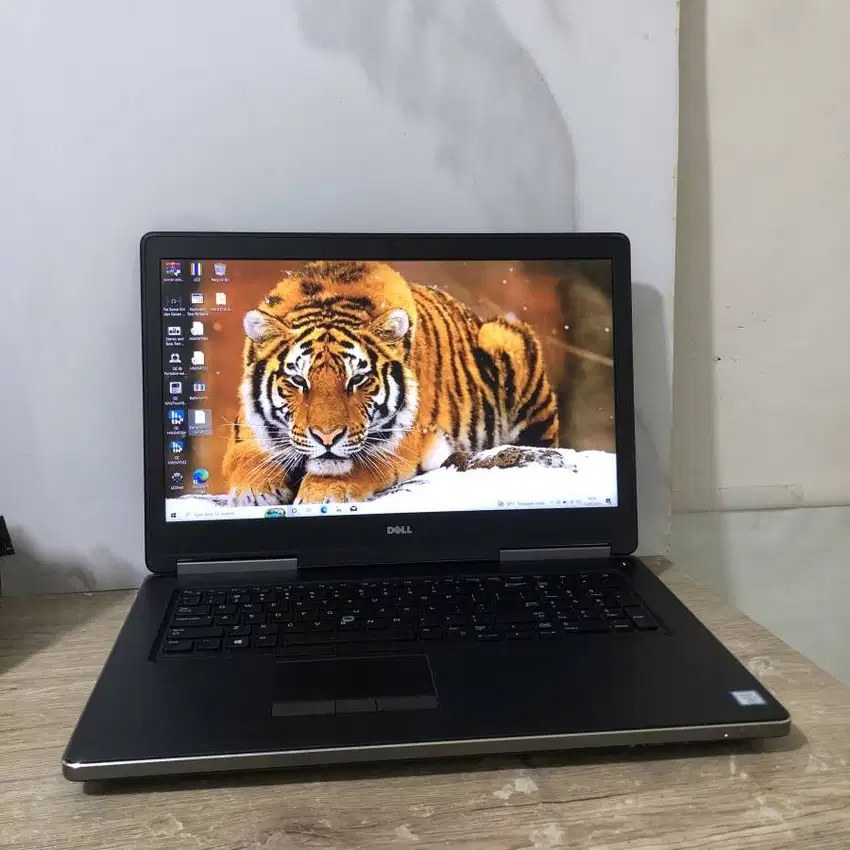 DELL PRECISION 7720 INTEL CORE I5 Gen 7 RAM 32 SSD 512 D-SKI